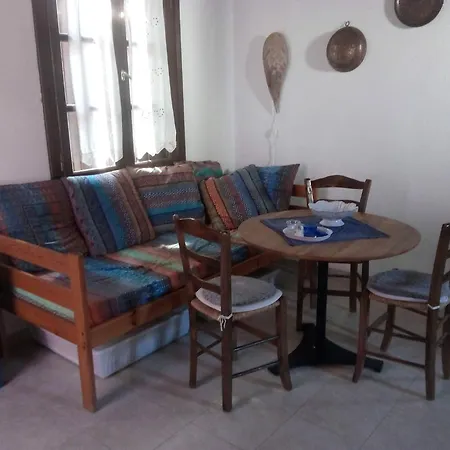 Holiday home Louloudi, Charming Townhouse Skiathos Town