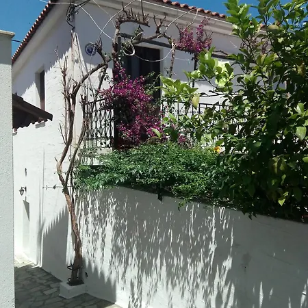 別荘 Louloudi, Charming Townhouse スキアトスタウン