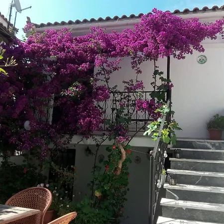 別荘 Louloudi, Charming Townhouse *