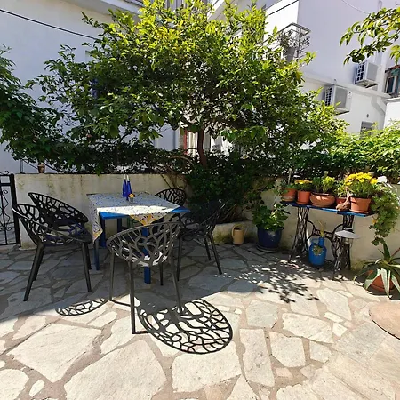 Louloudi, Charming Townhouse * Skiathos Town