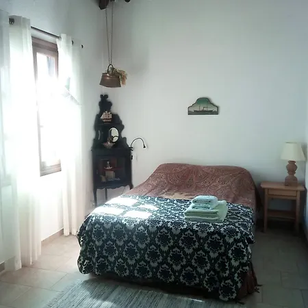 Louloudi, Charming Townhouse 펜션 *
